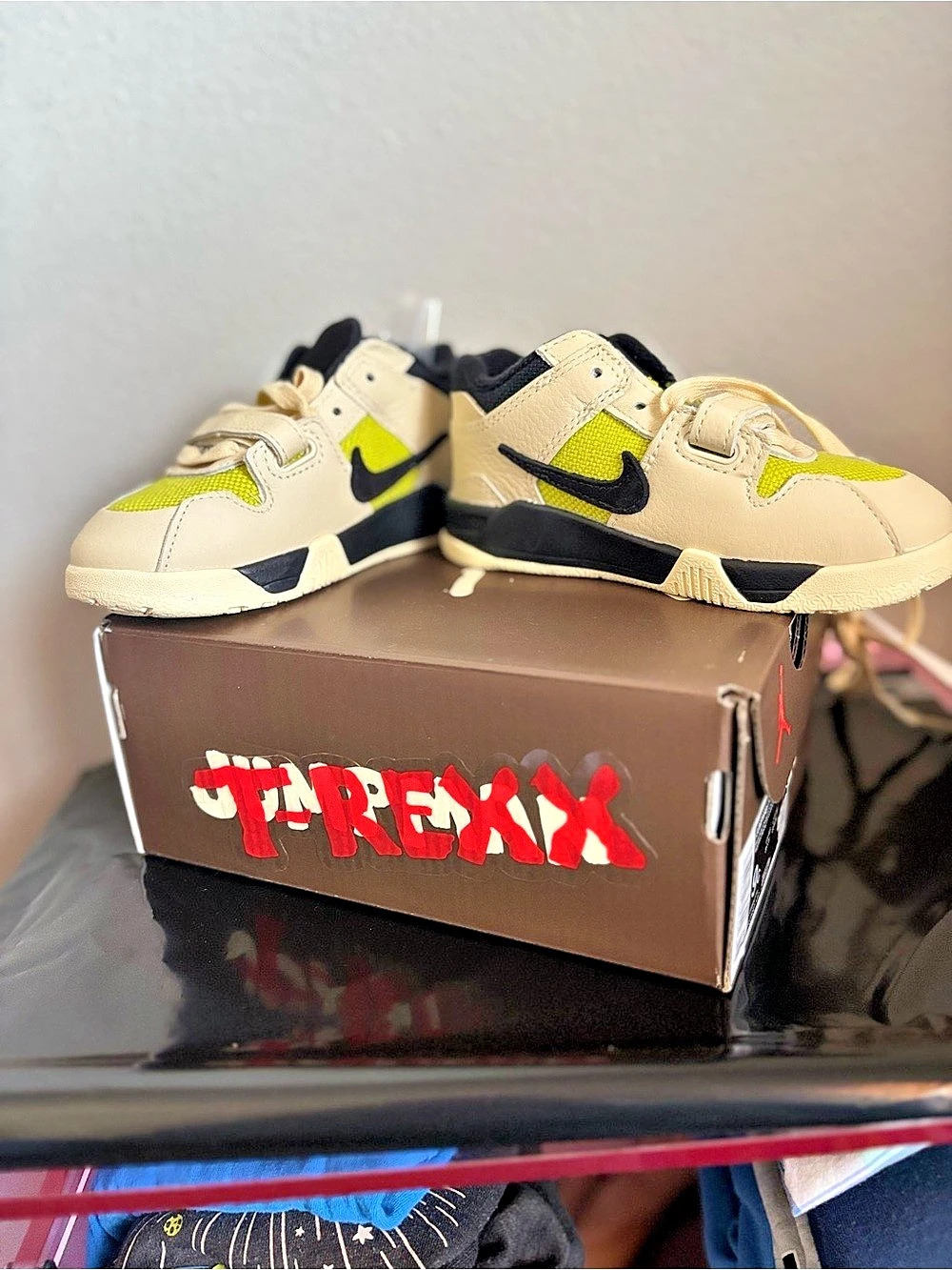 Jordan Jumpman Jack TR (TD) ) Kids Sneakers Cream & Green Size 9